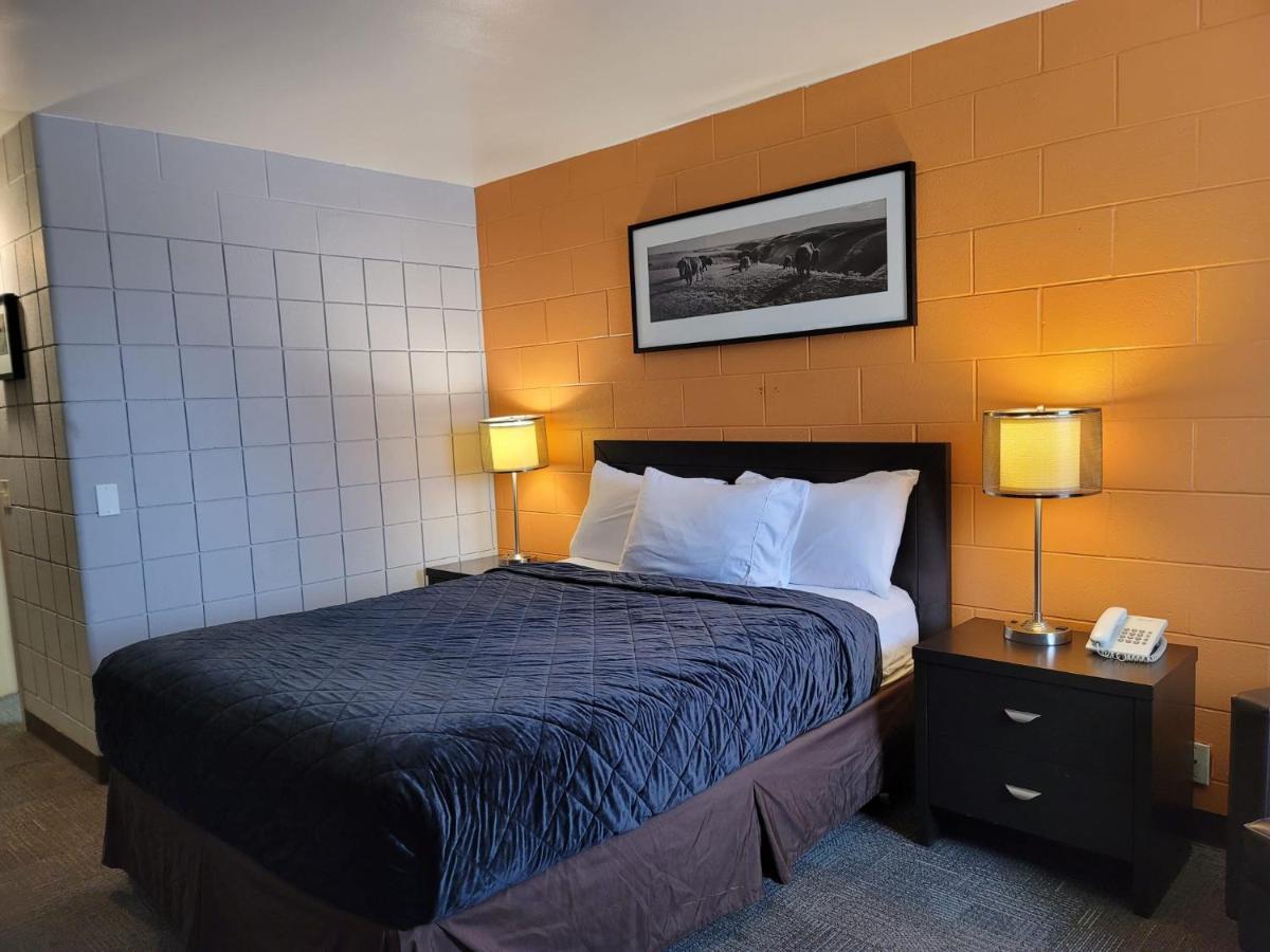 Roadking Inns Motel YYC Exteriér fotografie